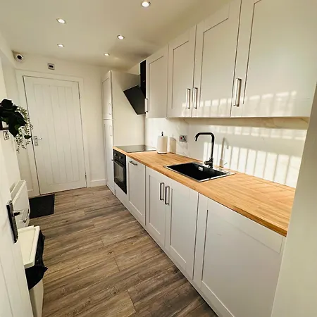 R3 - Newly Renovated Luxury Private En-suite In Harborne Park Road - Guest house Birmingham